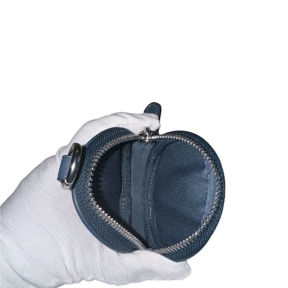 Round Coin Case With Coach Graphic NWT - Picture 3 of 7